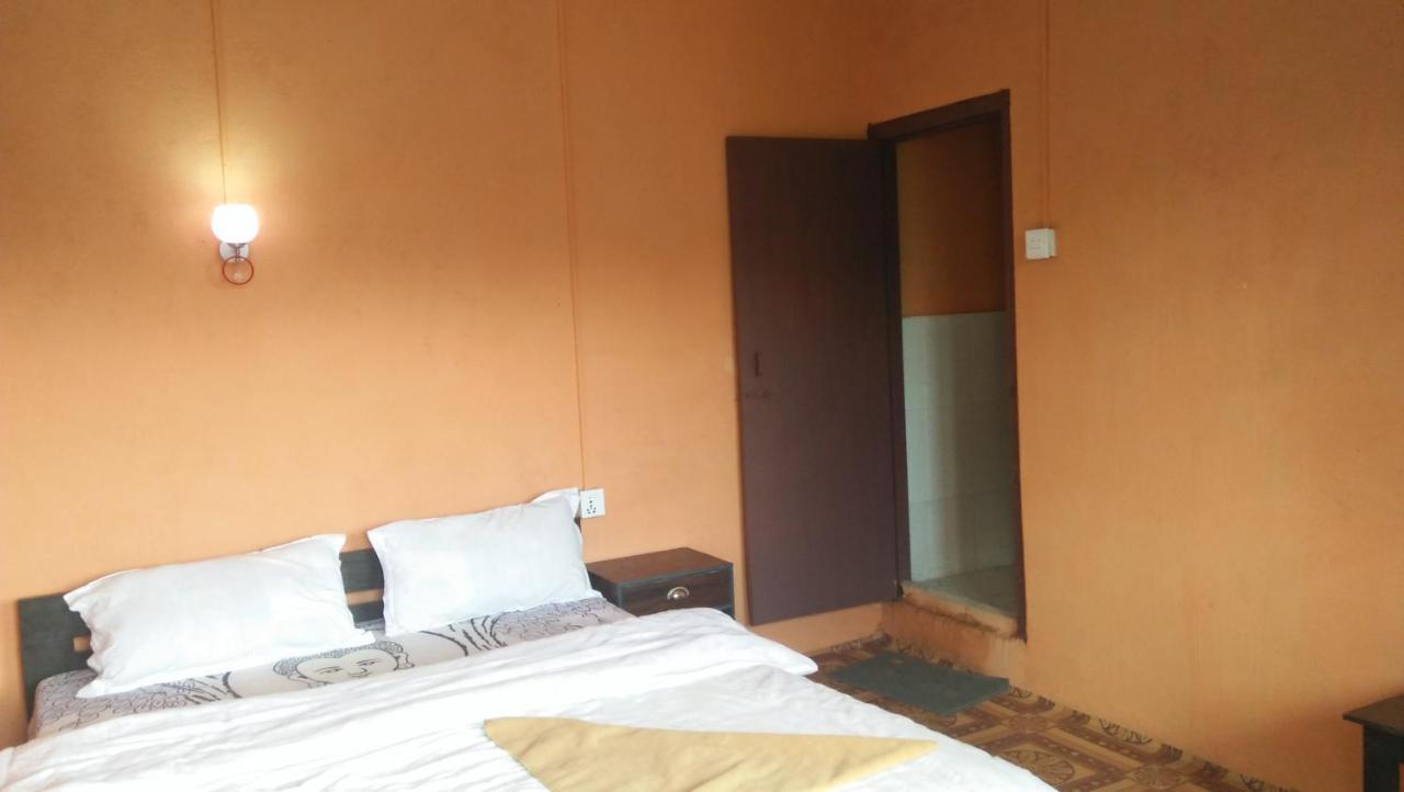 Peace Guesthouse Cottage ポカラ エクステリア 写真