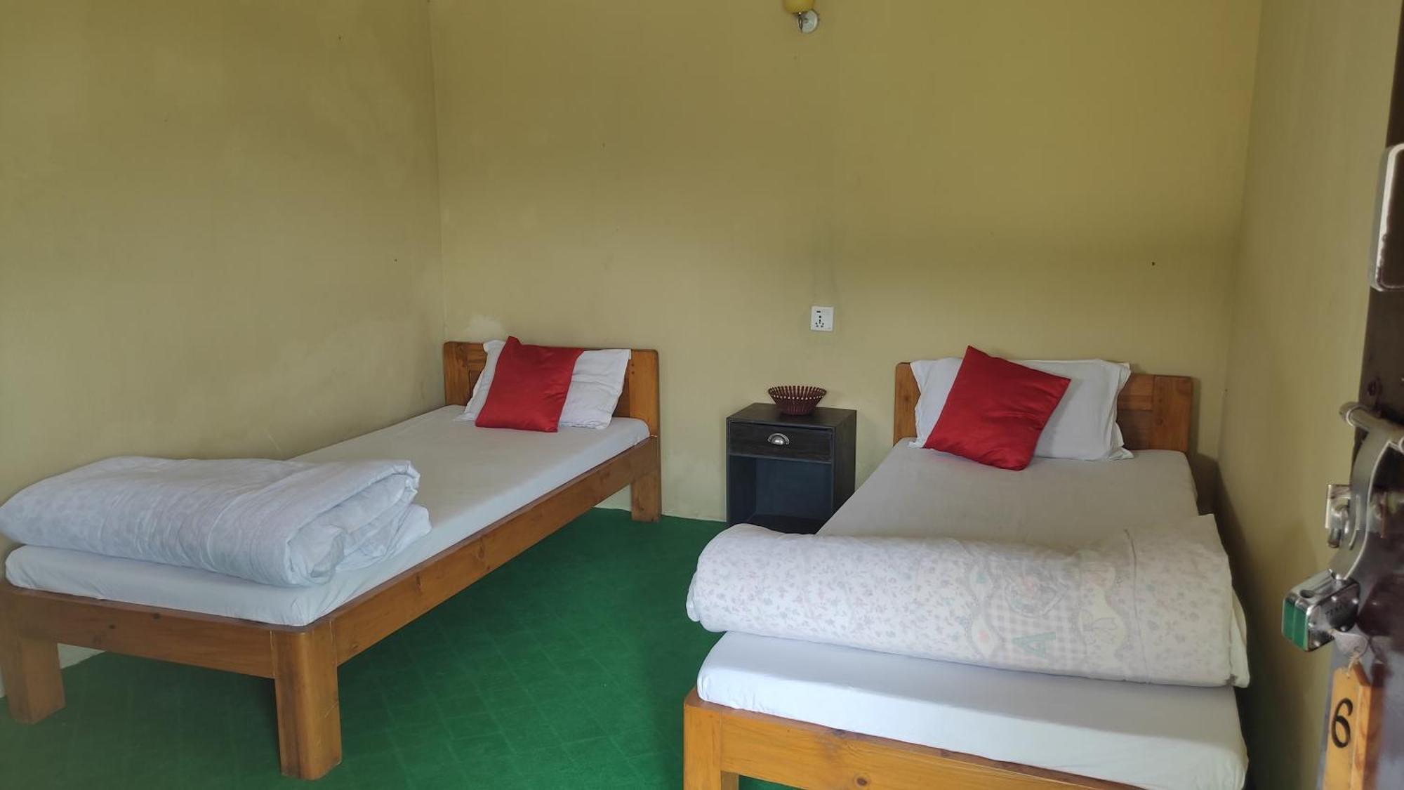 Peace Guesthouse Cottage ポカラ エクステリア 写真