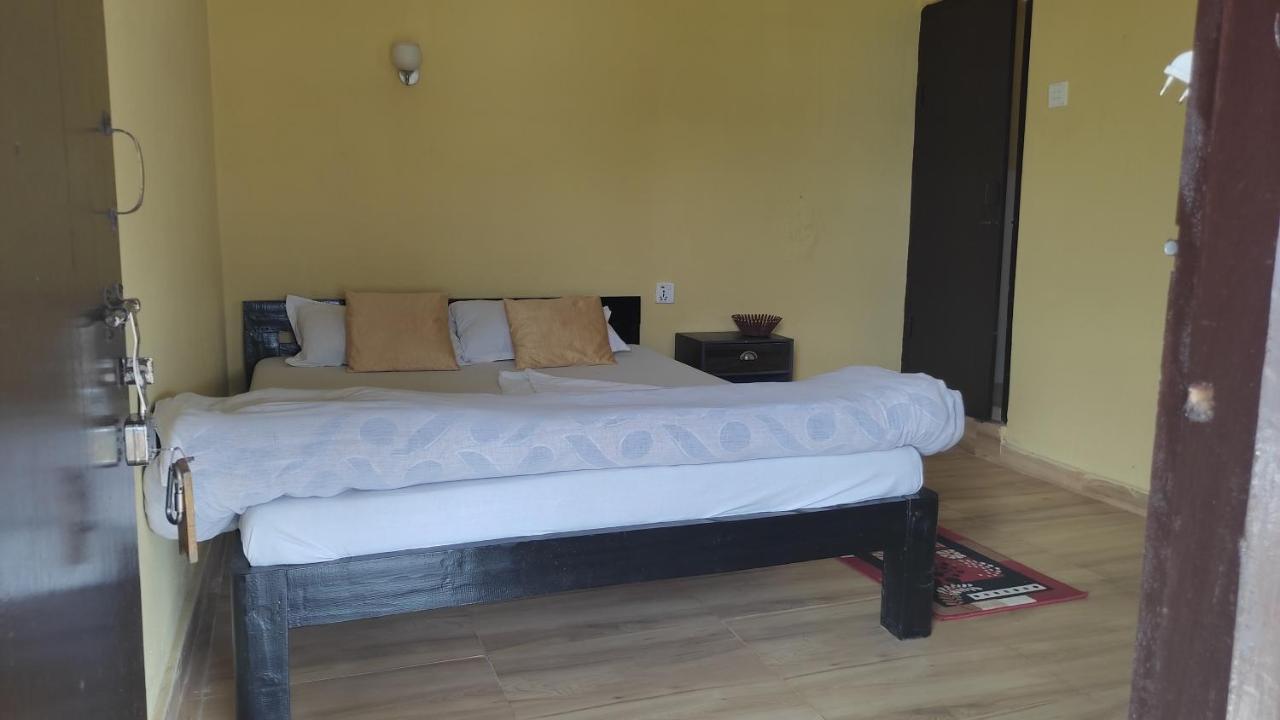 Peace Guesthouse Cottage ポカラ エクステリア 写真