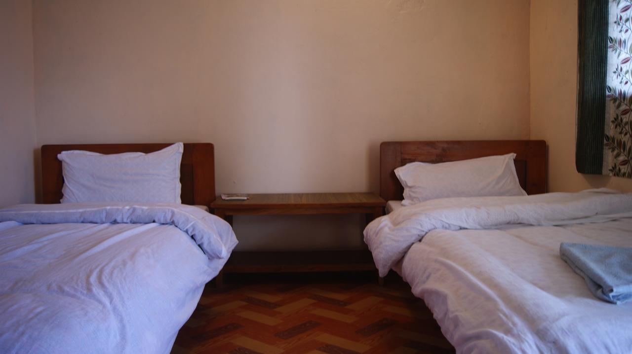 Peace Guesthouse Cottage ポカラ エクステリア 写真
