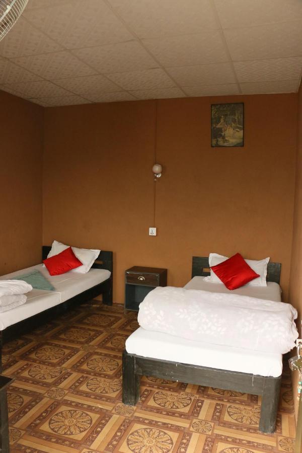 Peace Guesthouse Cottage ポカラ エクステリア 写真